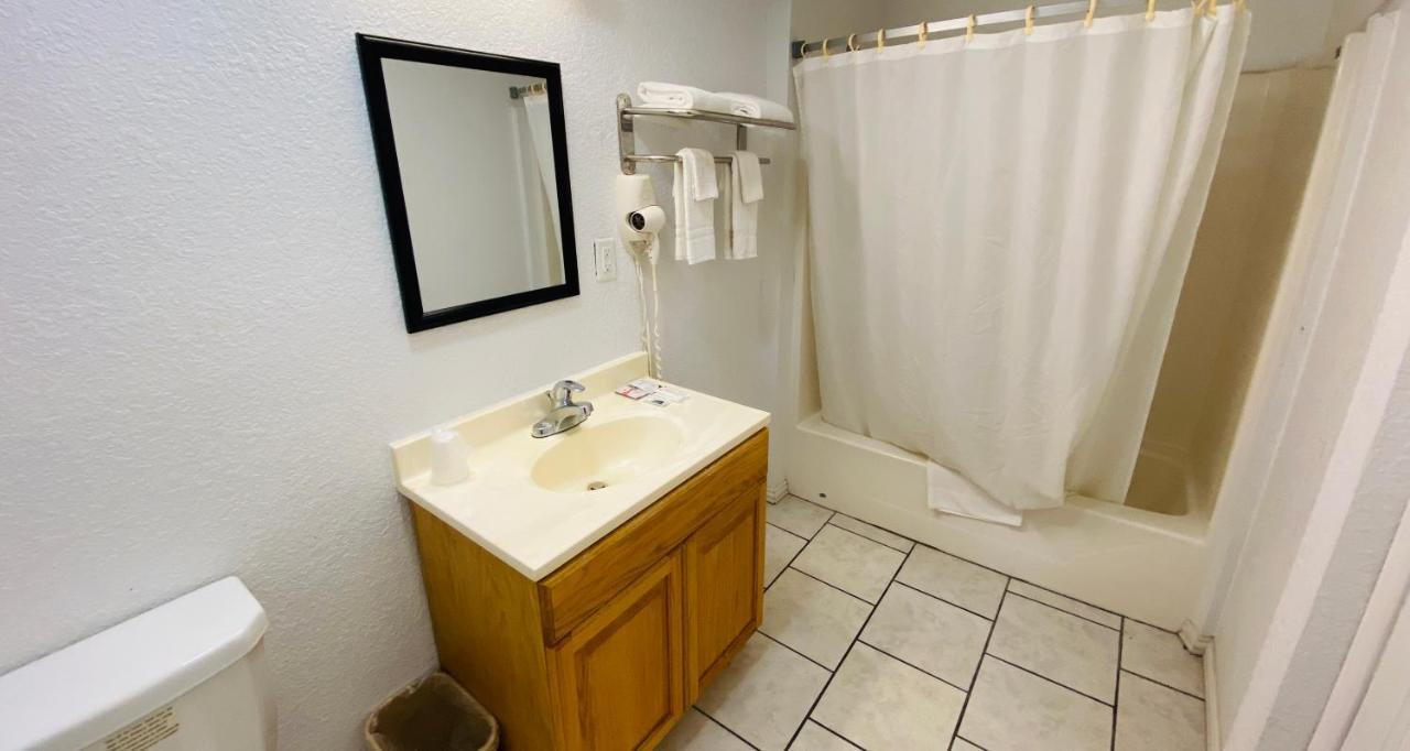 Budget Inn & Suites Freer 외부 사진
