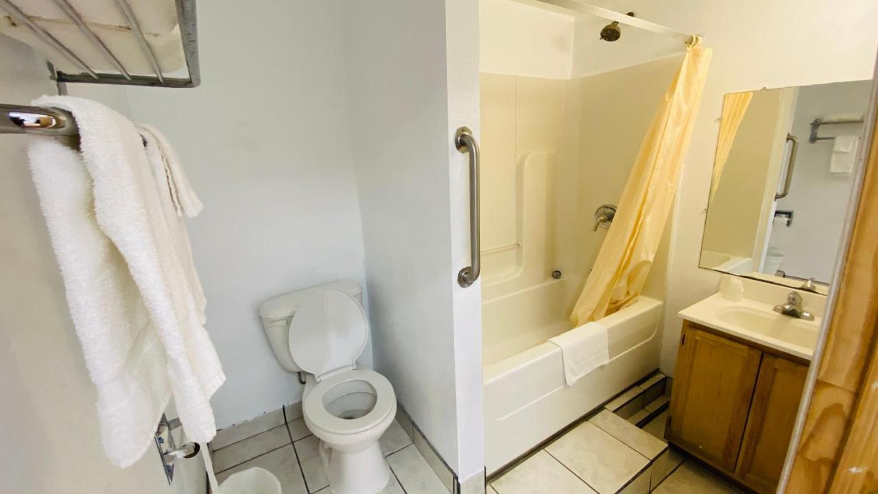 Budget Inn & Suites Freer 외부 사진