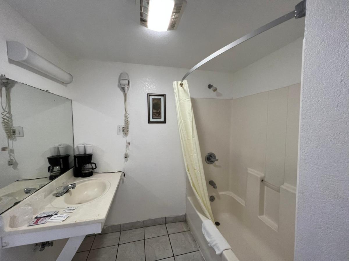 Budget Inn & Suites Freer 외부 사진