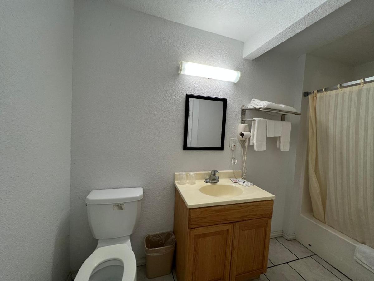 Budget Inn & Suites Freer 외부 사진