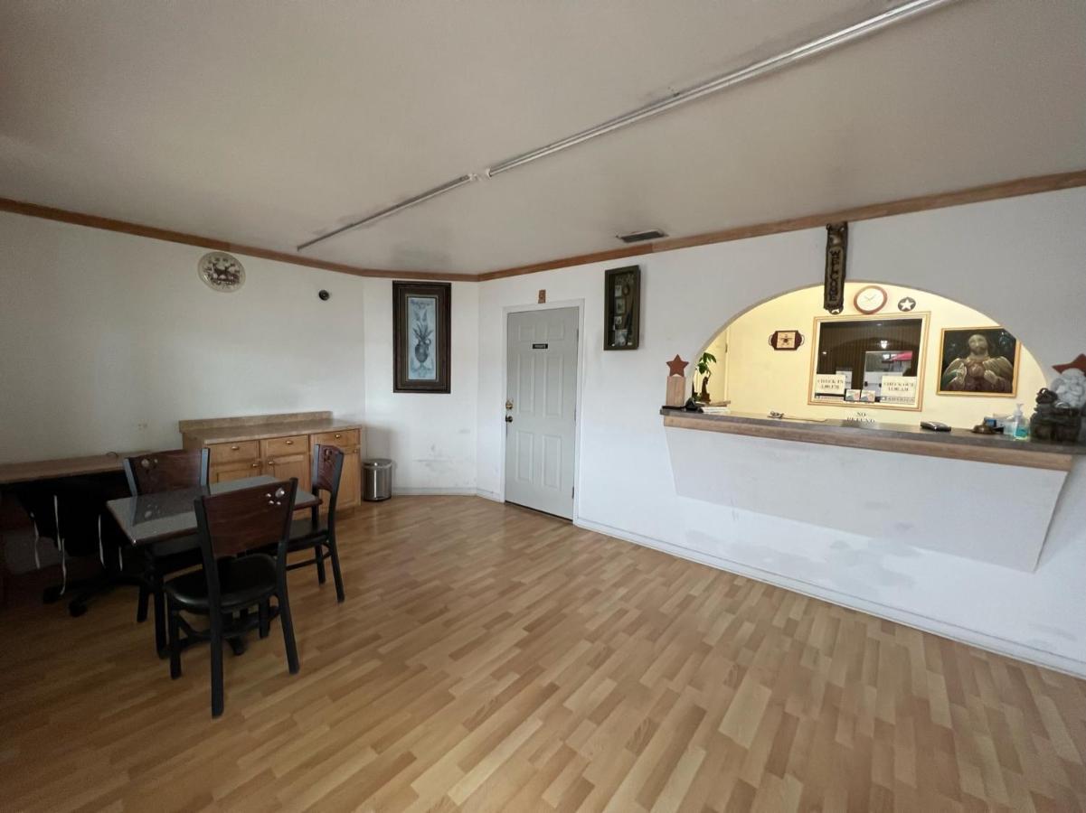 Budget Inn & Suites Freer 외부 사진
